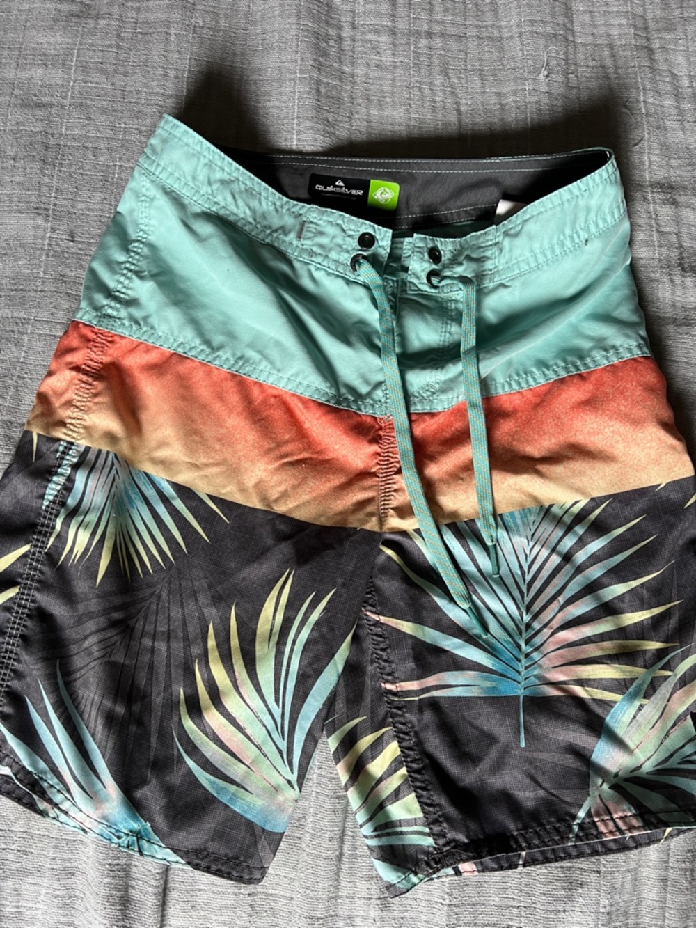Quiksilver Board Shorts - youth 26/12